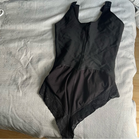 Deducting belts Salome - Picture 3 of 4